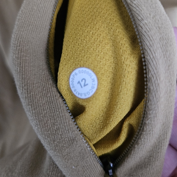 Lululemon Runderful Long Sleeve - Picture 7 of 7